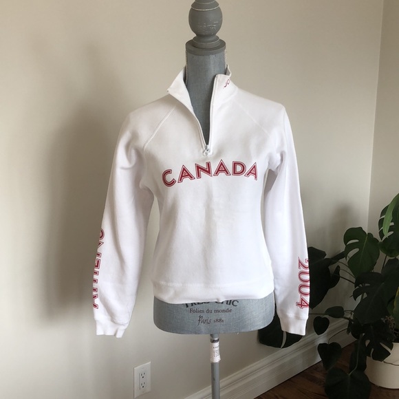 NWOT: Authentic Roots 2004 Winter Olympics Team Canada Sweater. Size small. - Picture 2 of 8